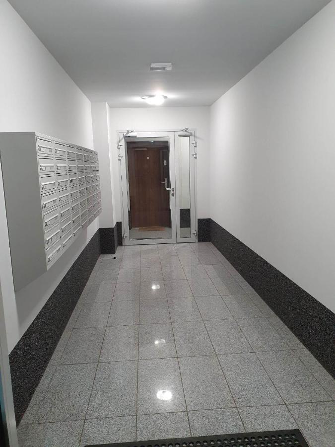 Apartament 3 Pokojowy Lub Pokoj W Mieszkaniu W Nowym Bloku Warsawa Bagian luar foto