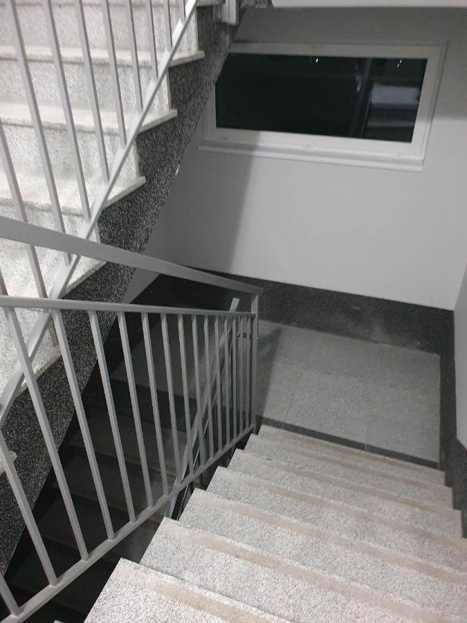 Apartament 3 Pokojowy Lub Pokoj W Mieszkaniu W Nowym Bloku Warsawa Bagian luar foto